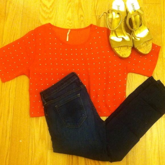 Coral shirt with gold detailing!
