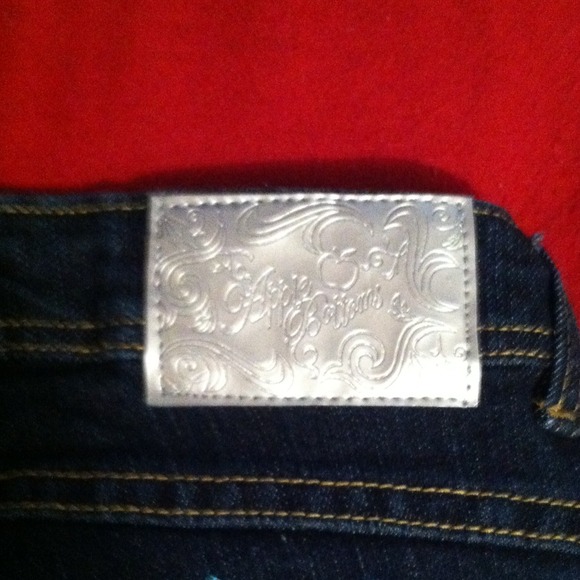 Apple Bottom Capri - Picture 2 of 4