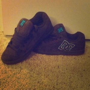 DC skate shoes - FREE teal laces w/purchase!!