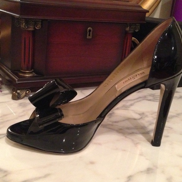Valentino Shoes - New, Valentino black size 6.5๐๐๐ Valentino Shoes - New, Valentino black size 6.5๐๐๐