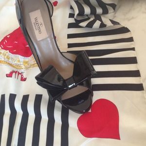 Valentino Shoes - New, Valentino black size 6.5💗💗💗 Valentino Shoes - New, Valentino black size 6.5💗💗💗