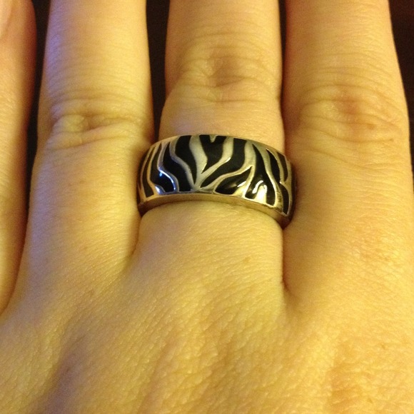 FREE WITH $15 PURCHASE Adorable zebra pattern ring