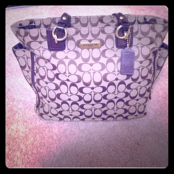 Coach Handbags - 💢Price reduced 💢 💯%Authentic