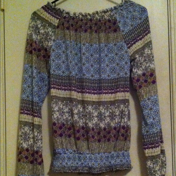 New Patterned Mossimo Top - Picture 2 of 3