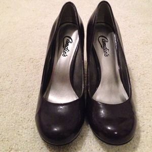 Super cute dark dark plum pumps