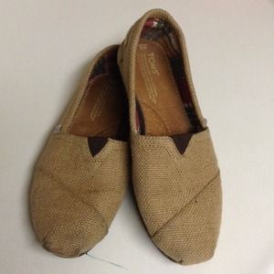 TOMS Burlap Material