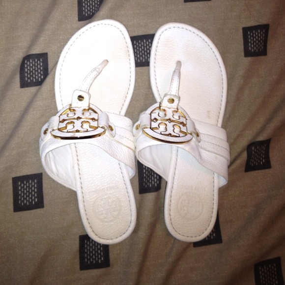 SOLD offline--------White Tory burch