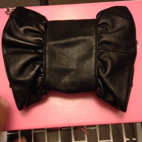 Black Bow clutch SOLD - Picture 3 of 3