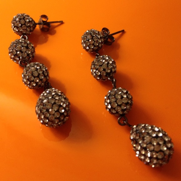 ✨ Erwin Pearl - Grey Rhinestone Drop Earrings ✨