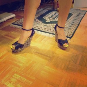 NWOT🎊Reduced! HOT B&Y Wedges