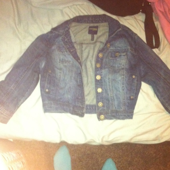 Half jean jacket