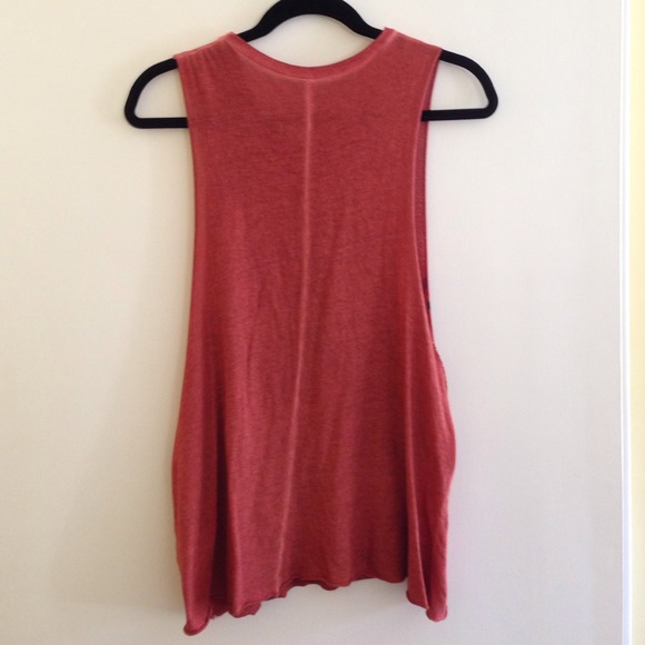 ❌SOLD❌ Brandy Melville Native Skull Tank 💀 - Picture 4 of 4