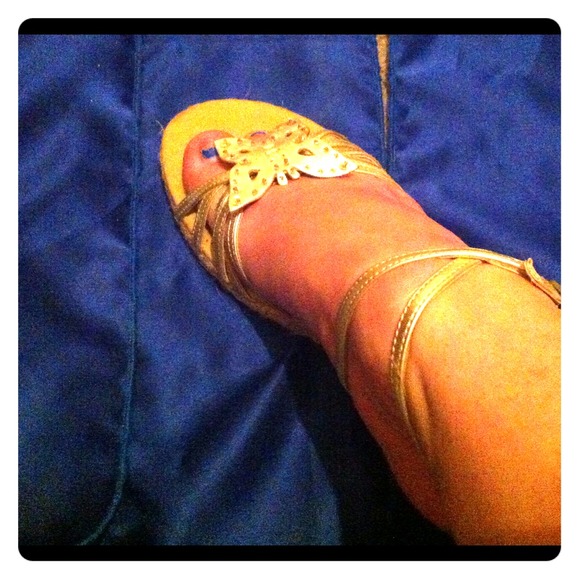 Gold strapy wedge heels w/ butterfly across toes!