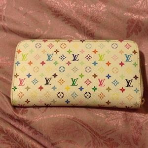 Lv pattern wallet