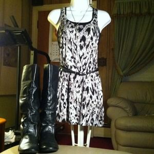 🎉CLEARANCE🎉leopard print racerback tunic