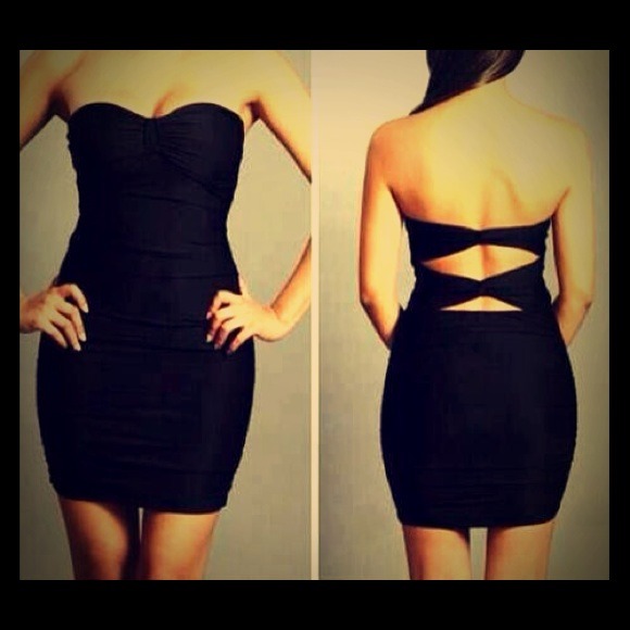 Black Strapless Dress W/ Criss Cross Back 💕
