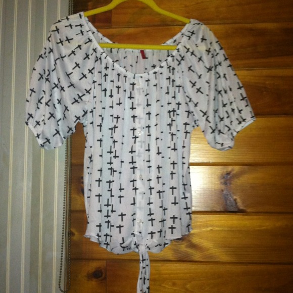 😍sold✔️✔️CROSS PRINT TOP