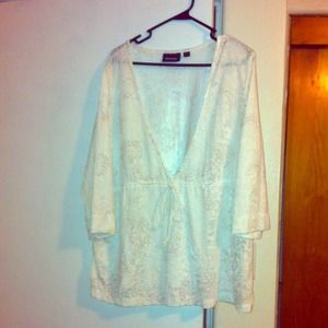 Cover up size 22/24 3quarter length sleeves