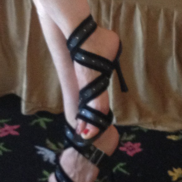 SALE! HOST PICK!!! GIRLS' NIGHT OUT, 11/16 GUCCI!! - Picture 2 of 5