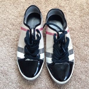 🔴SOLD🔴 Burberry check sneakers