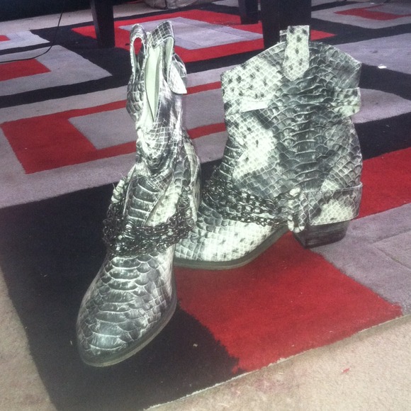 Nadara Snake Skin Boots 🌟Reduced🌟