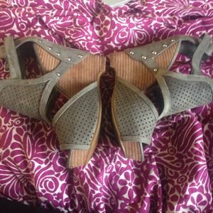 Gianni bini grey wedge