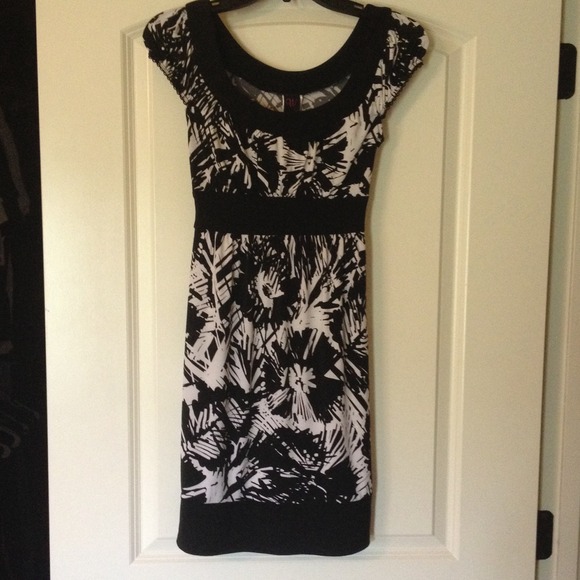 Black and White pattern dress