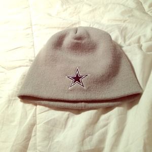 Sold to @channy2323       Dallas Beanie!
