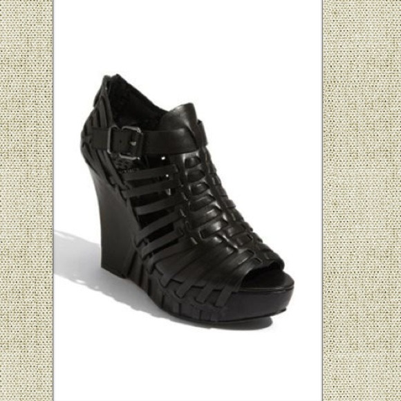 Black Wedges