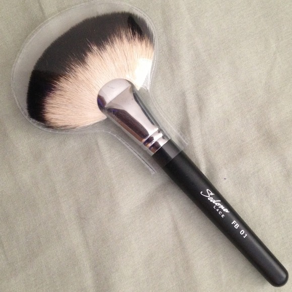 Sedona Lace FB01 Large Fan Brush