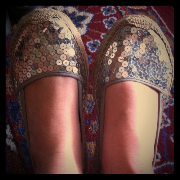 ❗️✋gone✋❗️Silver sequins sparkly hemp sole flats