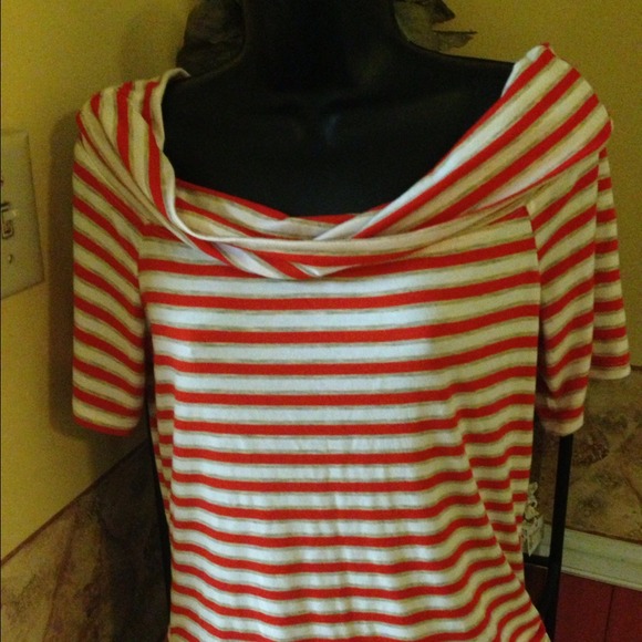 Top - Picture 2 of 2