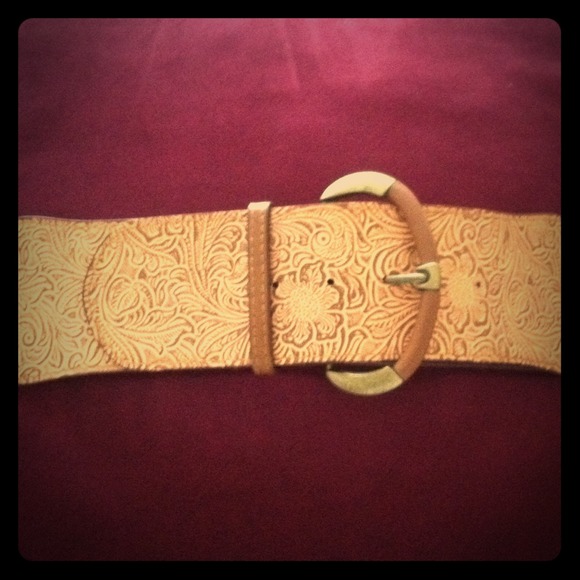 Brown beautifully detailed belt.