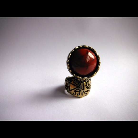 Unique gold tone costume ring