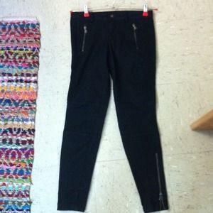 Zara black pants with zipper ends