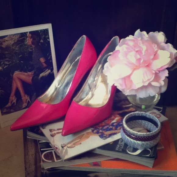 ❌Sold❌Hot pink heels!!! $16