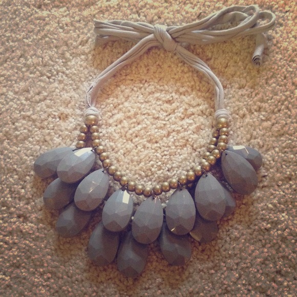SOLD IN BUNDLE Grey and gold statement necklace