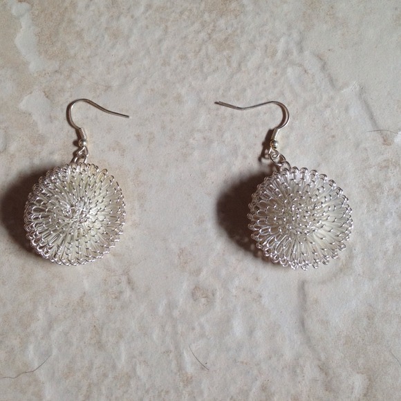 Earrings - Picture 2 of 3