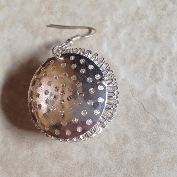 Earrings - Picture 3 of 3