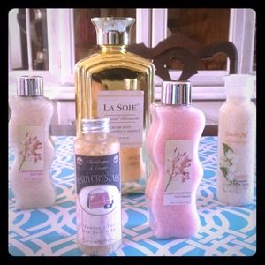 La Soie almond blossom bath cream & bath salts x4