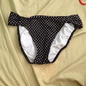 Black and white polka dot bottom