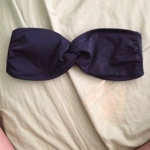 Strapless bandeau bikini top