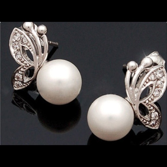 Jewelry - 🎃Pretty Fashion Butterfly Shape Olivet Earring