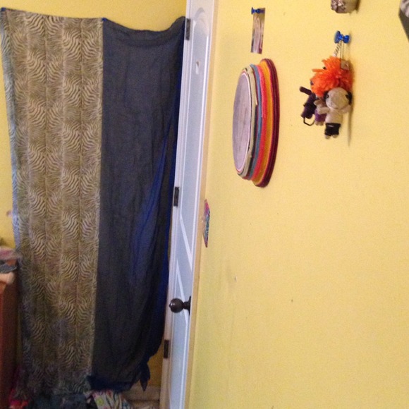 Scarf - Picture 2 of 4