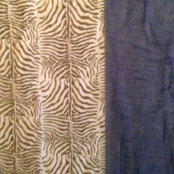 Scarf - Picture 4 of 4