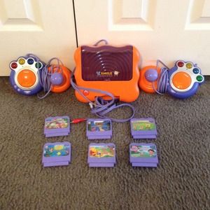 💕HOLD💕 @ravel3433 V tech V Smile game console