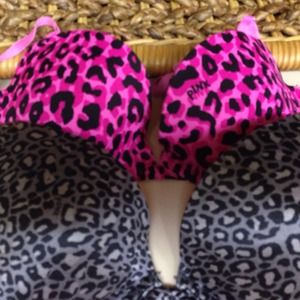 VICTORIAS SECRET BRAS. SOLD. BUNDLED.