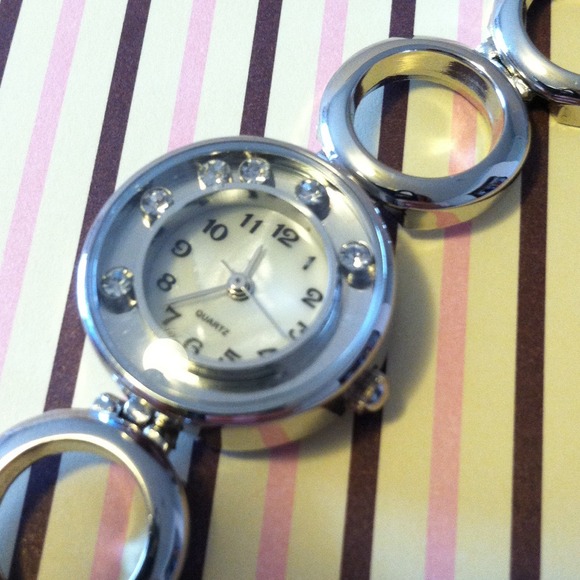 BUNDLED - Rhinestone Watch💎 - Picture 3 of 3