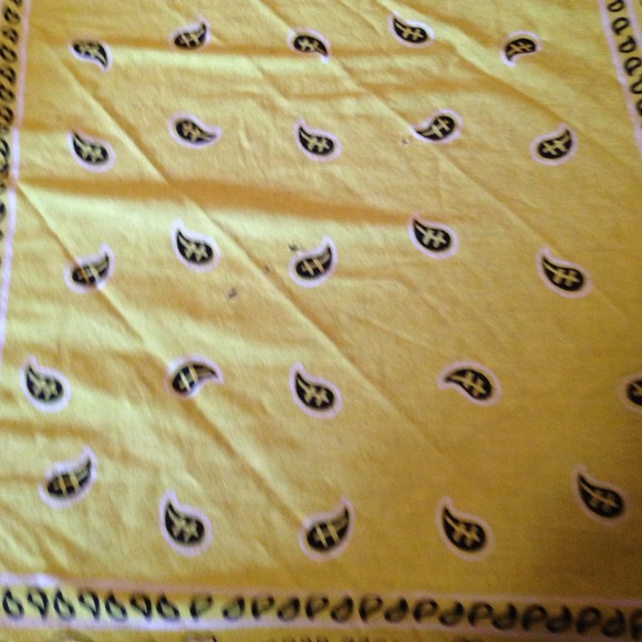 A designed hankey chief - Picture 2 of 4