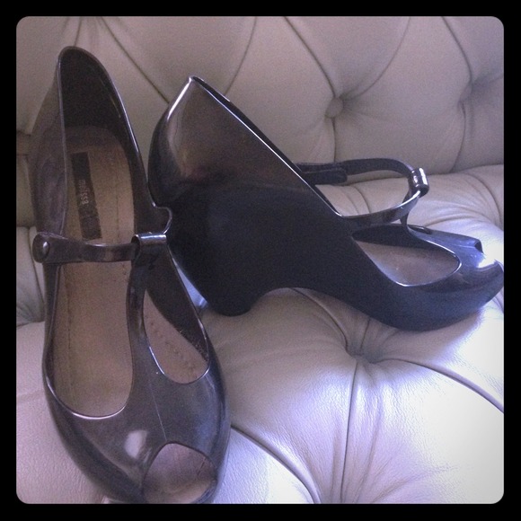 Authentic Melissa wedge jellies